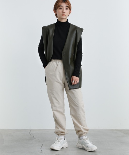 select MOCA（セレクトモカ）の「2021 AW ハイネックストレッチトップス（Tシャツ/カットソー・レディース・ブラック/レッド/アイボリー/チャコール・FREE）」の22枚目の写真