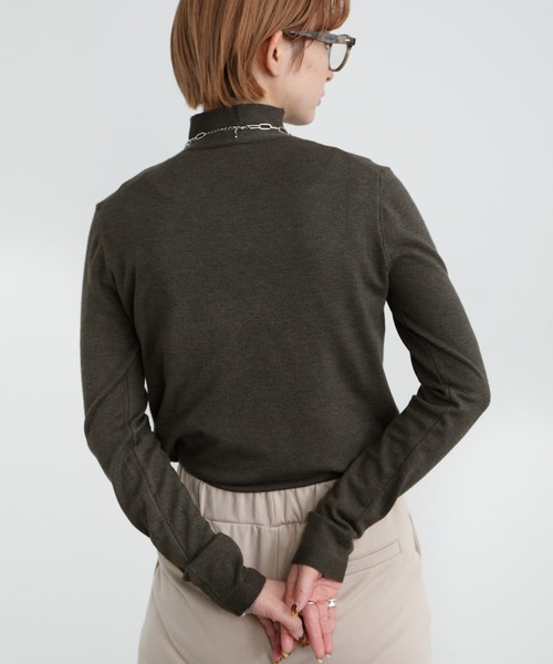 select MOCA（セレクトモカ）の「2021 AW ハイネックストレッチトップス（Tシャツ/カットソー・レディース・ブラック/レッド/アイボリー/チャコール・FREE）」の11枚目の写真