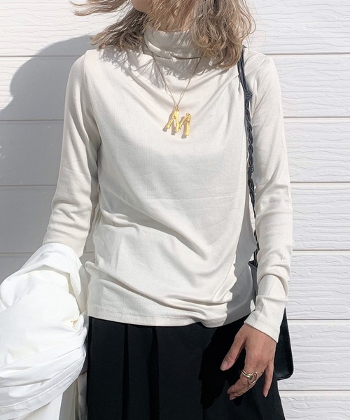 Q（キュー）の「リブタートルネック（Tシャツ/カットソー・レディース・アイボリー/ベージュ/ライトグレー・MEDIUM）」の2枚目の写真