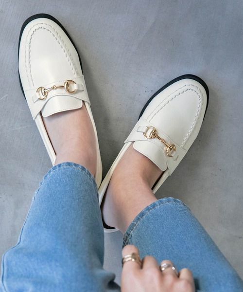 BONLECILL（ボンルシール）の「ゴールドビットローファー（ローファー・レディース・ブラック/ブラック系その他/ブラウン/アイボリー/ベージュ/ブラック系その他2・L/M/S）」の3枚目の写真