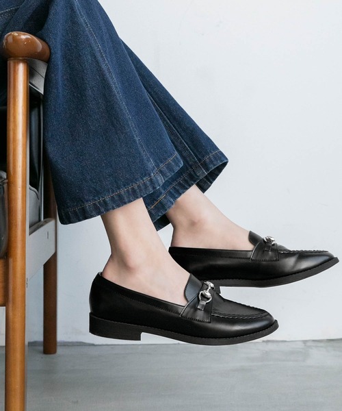 BONLECILL（ボンルシール）の「ゴールドビットローファー（ローファー・レディース・ブラック/ブラック系その他/ブラウン/アイボリー/ベージュ/ブラック系その他2・L/M/S）」の4枚目の写真