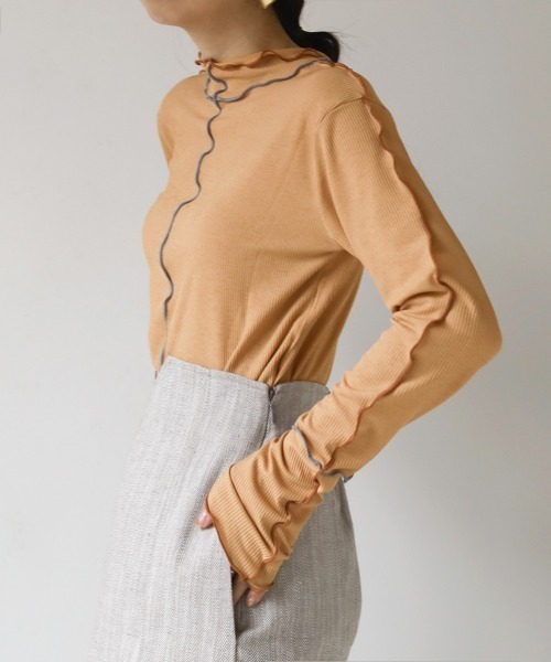 Bab（バブ）の「2WAY配色メロウハイネックトップス（Tシャツ/カットソー・レディース・パープル/アイボリー/キャメル・FREE）」の6枚目の写真