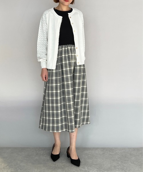 PICCIN（ピッチン）の「パール付き柄編みカーディガン（カーディガン/ボレロ・レディース・ブラック/グレー/オフホワイト/ブルー/グレイッシュベージュ・M）」の7枚目の写真