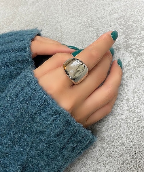 apres jour mignon(アプレジュールミニョン)の「【apresjour mignon×ARIAZ】ボリュームリング【ZOZOTOWN限定アイテム】(リング・レディース・シルバー/ゴールド・ONESIZE)」の1枚目の写真