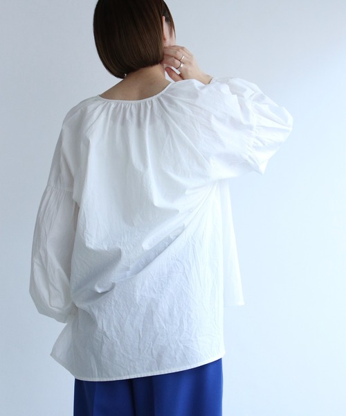 notch.(ノッチ)の「キーネックギャザーブラウス(シャツ/ブラウス・レディース・ブラック/オフホワイト・M)」の10枚目の写真