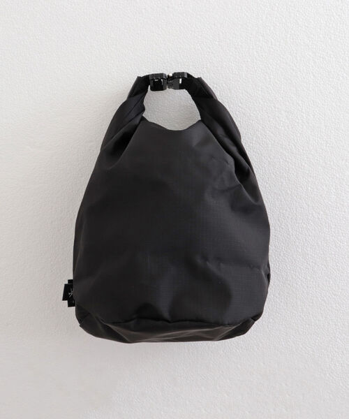 GLOSTER（グロスター）の「【GLOSTER/グロスター】コーデュラリップ ポーチM（ショルダーバッグ・メンズ・ブラック/ライトグレー・FREE）」の2枚目の写真