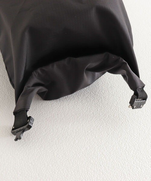 GLOSTER（グロスター）の「【GLOSTER/グロスター】コーデュラリップ ポーチM（ショルダーバッグ・メンズ・ブラック/ライトグレー・FREE）」の7枚目の写真