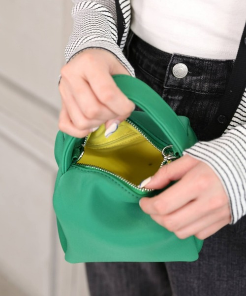 moment+（モーメントプラス）の「ネオプレーン スクエア２WAYミニボストンバッグ（ボストンバッグ・レディース・ブラック/サックスブルー/ピンク/オレンジ/グリーン・FREE）」の20枚目の写真