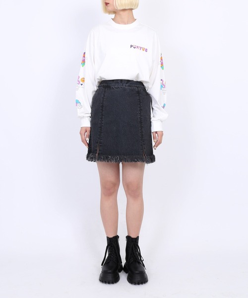 PUNYUS（プニュズ）の「フリンジデニムミニスカート（デニムスカート・レディース・ライトブルー/ブラック・1/2/3/4）」の9枚目の写真