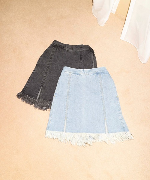 PUNYUS（プニュズ）の「フリンジデニムミニスカート（デニムスカート・レディース・ライトブルー/ブラック・1/2/3/4）」の19枚目の写真