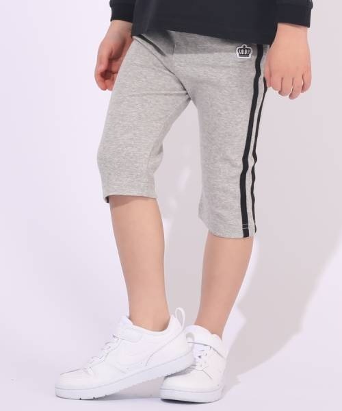 BABYDOLL（ベビードール）の「通販限定カラーあり ウルトラストレッチ6分丈ハーフパンツ [無地] 6311K キッズ 男の子 女の子（その他パンツ・キッズ・ロイヤルブルー/ホワイト×ブラック/ストーン/イエロー/ライトグリーン/ブルー系その他2/ブラウン系その他/ベビーピンク/バイオレット/ブルー/コーラルピンク/ブラック系2/ブラック系その他/パープル/ホワイト系1/グリーン/グレー/ライトピンク/ネイビー/ブラック×ホワイト/イエロー系1・140cm/130cm/100cm/110cm/120cm/150cm/90cm/80ｃｍ）」の7枚目の写真