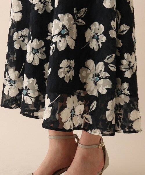 OPAQUE.CLIP（オペークドットクリップ）の「◆フラワージャカードフレアスカート（スカート・レディース・ホワイト系9/ホワイト系3/ブルー系5/ネイビー系・38/36）」の9枚目の写真