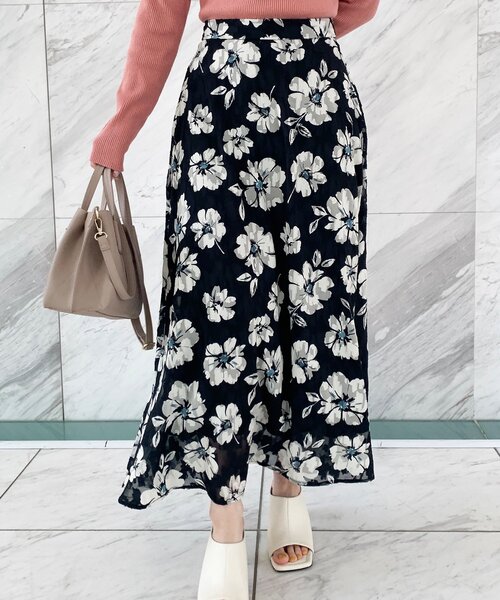 OPAQUE.CLIP（オペークドットクリップ）の「◆フラワージャカードフレアスカート（スカート・レディース・ホワイト系9/ホワイト系3/ブルー系5/ネイビー系・38/36）」の19枚目の写真