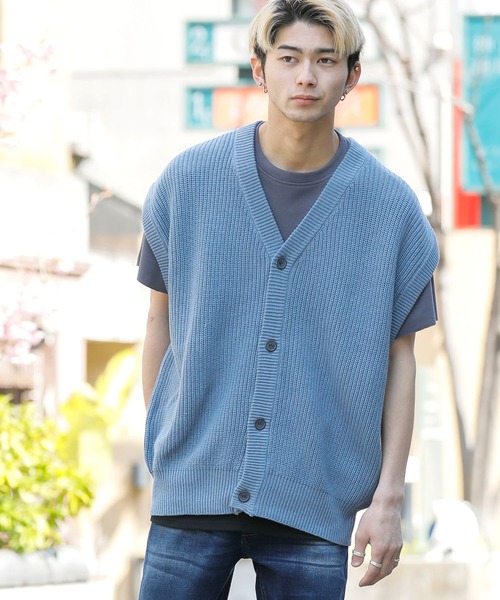 Beno（ビーノ）の「ハイバルキー 片畦編み ビッグ カーディガンベスト（ベスト・メンズ・チャコールグレー/ケリー/ホワイト/ライトグレー/マスタード/グレイッシュベージュ/グレイッシュブルー/ブラウン/ネイビー/ブラック・L/LL/M）」の10枚目の写真