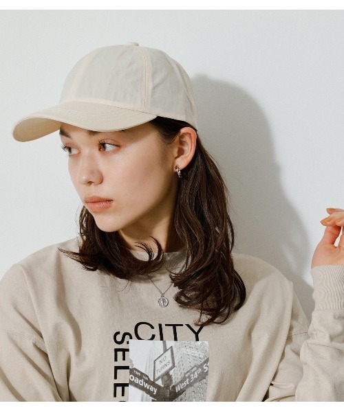 AZUL by moussy（アズールバイマウジー）の「WASHER FINISH LIGHT CAP/ウォッシャーフィニッシュライトキャップ（キャップ・レディース・オレンジ/グリーン/アイボリー/ブラック・FREE）」の5枚目の写真