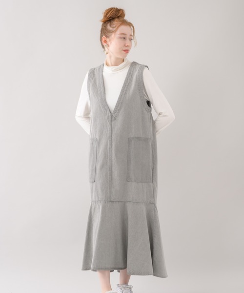 CLOCHE（クロシェ）の「cloche デニムロングフレアワンピース（ジャンパースカート・レディース・ベージュ/ブルー・FREE）」の2枚目の写真