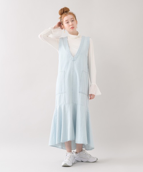 CLOCHE（クロシェ）の「cloche デニムロングフレアワンピース（ジャンパースカート・レディース・ベージュ/ブルー・FREE）」の9枚目の写真