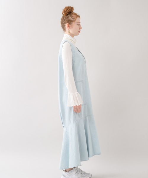 CLOCHE（クロシェ）の「cloche デニムロングフレアワンピース（ジャンパースカート・レディース・ベージュ/ブルー・FREE）」の16枚目の写真