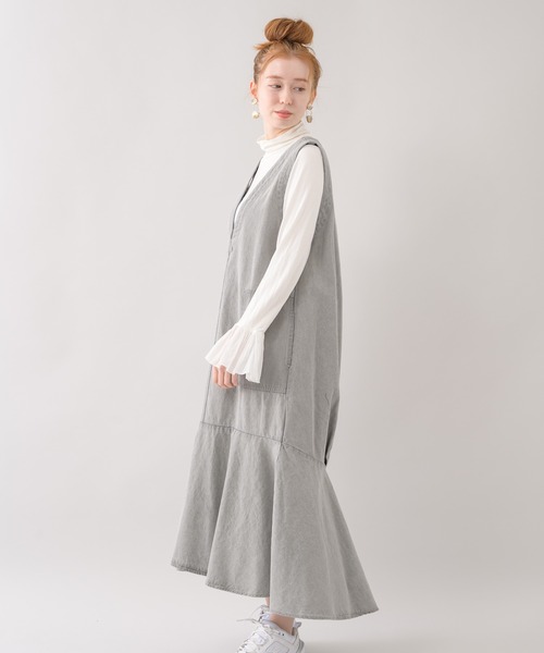 CLOCHE（クロシェ）の「cloche デニムロングフレアワンピース（ジャンパースカート・レディース・ベージュ/ブルー・FREE）」の5枚目の写真