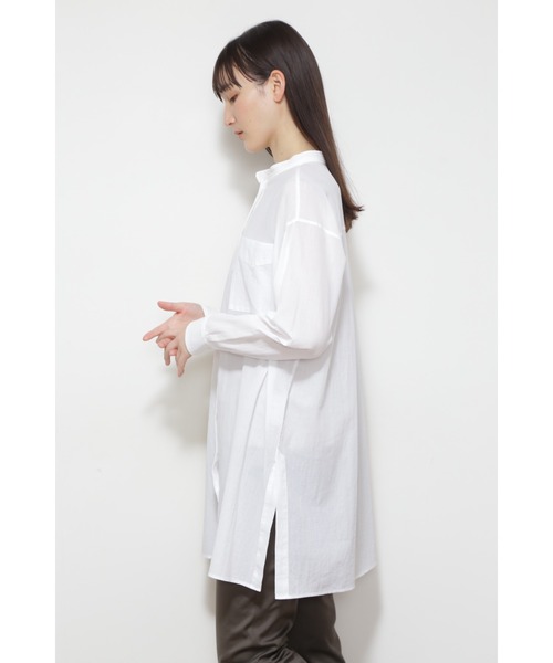 human woman(ヒューマンウーマン)の「◆シアーロングシャツ(シャツ/ブラウス・レディース・ホワイト/ブラウン/ネイビー・MEDIUM)」の6枚目の写真