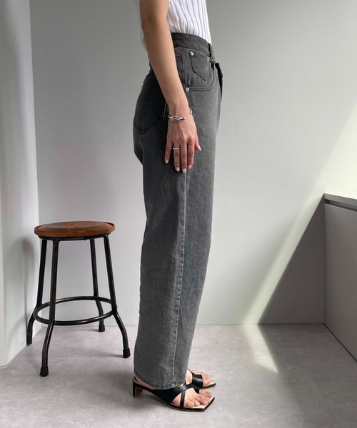 CAPRICIEUX LE'MAGE（カプリシューレマージュ）の「アシメベルトデニム（デニムパンツ・レディース・グレー・38/36）」の14枚目の写真