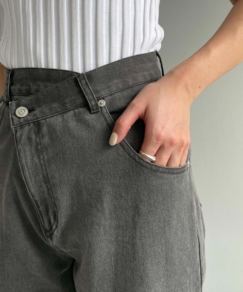 CAPRICIEUX LE'MAGE（カプリシューレマージュ）の「アシメベルトデニム（デニムパンツ・レディース・グレー・38/36）」の18枚目の写真