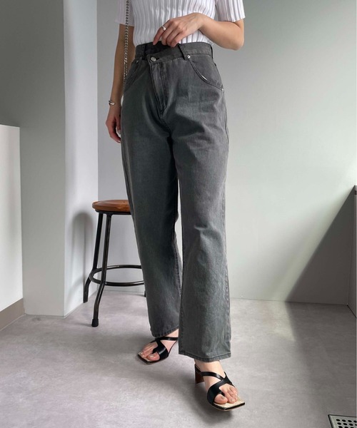 CAPRICIEUX LE'MAGE（カプリシューレマージュ）の「アシメベルトデニム（デニムパンツ・レディース・グレー・38/36）」の3枚目の写真