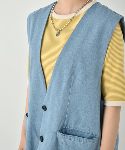 RETRO GIRL（レトロガール）の「ポケ付きデニムベスト（ベスト・レディース・ライトブルー/ダークブルー・FREE）」の10枚目の写真