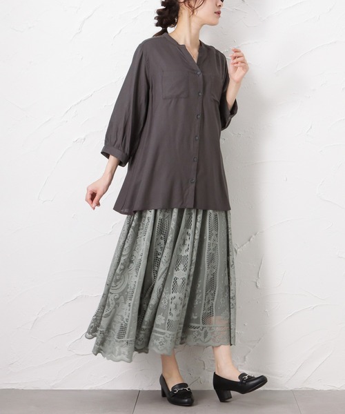 NAVY（ネイビー）の「インドレーヨン 前開きシャツブラウス（シャツ/ブラウス・レディース・カーキ/ホワイト/チャコール・フリー）」の6枚目の写真