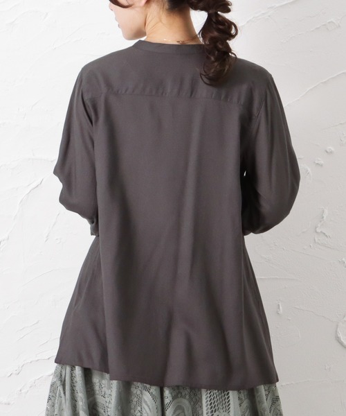 NAVY（ネイビー）の「インドレーヨン 前開きシャツブラウス（シャツ/ブラウス・レディース・カーキ/ホワイト/チャコール・フリー）」の9枚目の写真