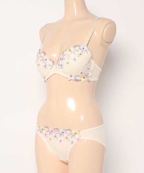 AMOSTYLE BY Triumph(アモスタイルバイトリンプ)の「谷間くっきり ブラ&ショーツセット フラワーチュール【B,C,Dカップ】AMST257 WHU + Mini JX(ブラ&ショーツ・レディース・ホワイト/ピンク/ブルー・B65/B70/C70/D70/B75/C65/C75/D65/D75)」の12枚目の写真