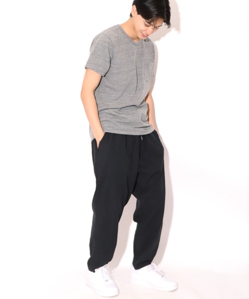 CAL.Berries(カルベリーズ)の「CAL.Berries/カルベリーズ CAL EASY CREW W/PKT UNISEX クルーネックT 半袖 ポケットTシャツ(Tシャツ/カットソー・メンズ・オフホワイト/ブラック/グレー・L/S/M)」の4枚目の写真