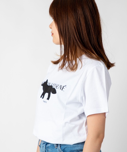 Maison Kitsune(メゾンキツネ)の「MAISON KITSUNE FOX STAMP CLASSIC TEE-SHIRT メゾン キツネ フォックス スタンプ プリント 半袖 Tシャツ(Tシャツ/カットソー・レディース・ホワイト/オフホワイト・MEDIUM/LARGE/SMALL/X-SMALL)」の4枚目の写真