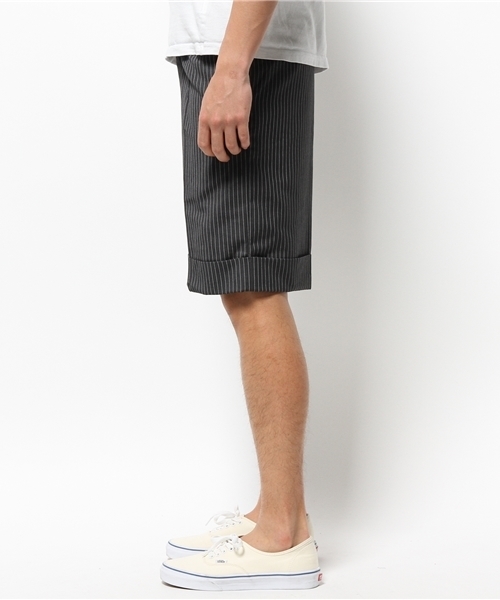 WEGO（ウィゴー）の「WEGO/ピンストライプワイドショーツ（その他パンツ・メンズ・ブラック/ライトグレー・LARGE/MEDIUM）」の3枚目の写真