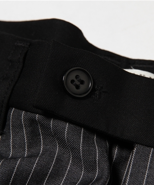 WEGO（ウィゴー）の「WEGO/ピンストライプワイドショーツ（その他パンツ・メンズ・ブラック/ライトグレー・LARGE/MEDIUM）」の11枚目の写真