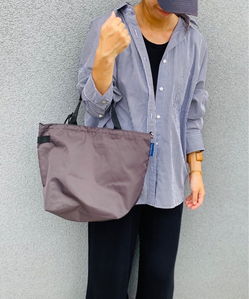 FRUIT OF THE LOOM(フルーツオブザルーム)の「FRUIT OF THE LOOM/フルーツオブザルーム/FTL SD SMALL 2WAY TOTE BAG M 14663400(ショルダーバッグ・レディース・ブラック/ベージュ/ネイビー/ブラウン/グレー/ピンク/グリーン・ONESIZE)」の3枚目の写真