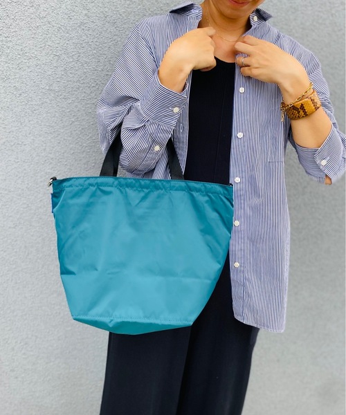 FRUIT OF THE LOOM(フルーツオブザルーム)の「FRUIT OF THE LOOM/フルーツオブザルーム/FTL SD SMALL 2WAY TOTE BAG M 14663400(ショルダーバッグ・レディース・ブラック/ベージュ/ネイビー/ブラウン/グレー/ピンク/グリーン・ONESIZE)」の6枚目の写真