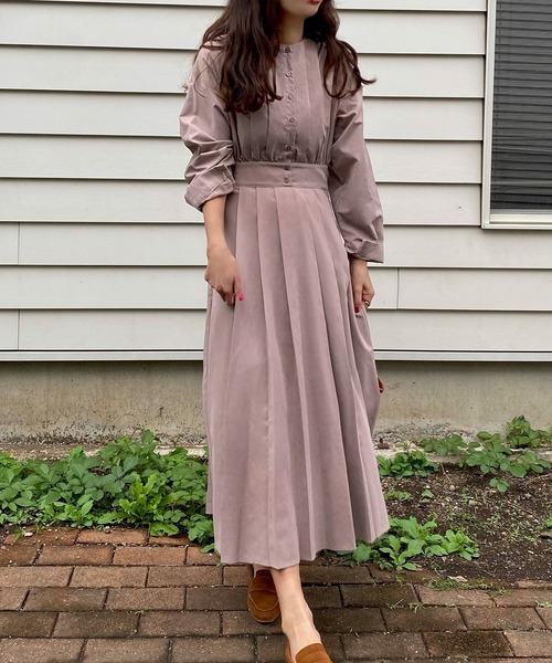 LAUIR(ラウアー)の「ウエスト切替タックロングワンピース(ワンピース・レディース・ブラック/アイボリー/ブラウン系その他/カーキ/ピンクベージュ/ダークグレー/ベージュ/ライトグレー・MEDIUM/LARGE/SMALL)」の12枚目の写真