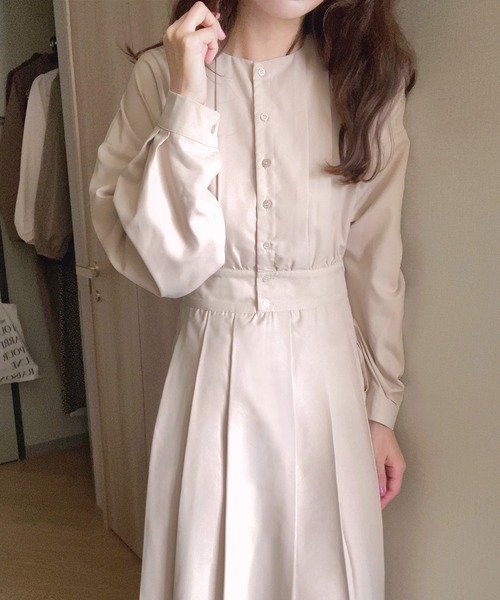 LAUIR(ラウアー)の「ウエスト切替タックロングワンピース(ワンピース・レディース・ブラック/アイボリー/ブラウン系その他/カーキ/ピンクベージュ/ダークグレー/ベージュ/ライトグレー・MEDIUM/LARGE/SMALL)」の19枚目の写真