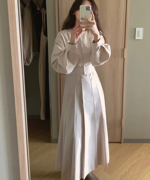 LAUIR(ラウアー)の「ウエスト切替タックロングワンピース(ワンピース・レディース・ブラック/アイボリー/ブラウン系その他/カーキ/ピンクベージュ/ダークグレー/ベージュ/ライトグレー・MEDIUM/LARGE/SMALL)」の20枚目の写真