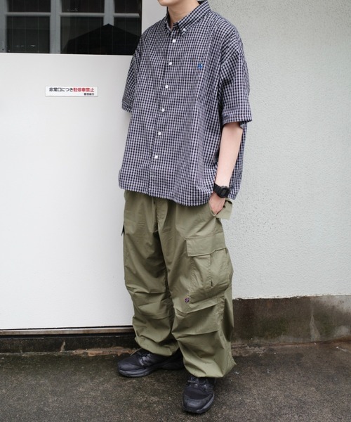 WHO'S WHO gallery（フーズフーギャラリー）の「COOPERパラシュートワイドパンツ（カーゴパンツ・レディース・ブラック/カーキ/サンドベージュ・FREE）」の4枚目の写真