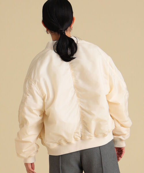 Ray BEAMS（レイビームス）の「Ray BEAMS / MA-1 タイプ ブルゾン（MA-1・レディース・ブラック/オフホワイト/オリーブ・1/0）」の12枚目の写真