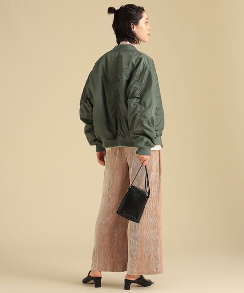 Ray BEAMS（レイビームス）の「Ray BEAMS / MA-1 タイプ ブルゾン（MA-1・レディース・ブラック/オフホワイト/オリーブ・1/0）」の21枚目の写真