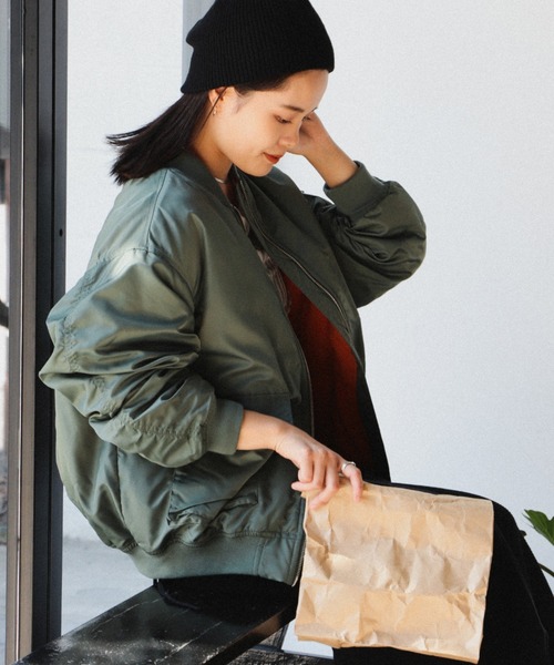 Ray BEAMS（レイビームス）の「Ray BEAMS / MA-1 タイプ ブルゾン（MA-1・レディース・ブラック/オフホワイト/オリーブ・1/0）」の3枚目の写真