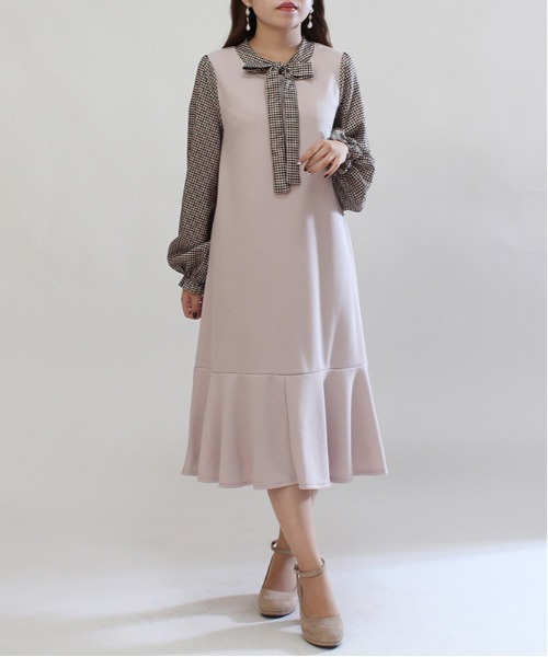 ASTORIA ODIER(アストリアオディール)の「プラットフォームアンクルパンプス(パンプス・レディース・ブラック/ベージュ・SMALL/MEDIUM/LARGE)」の5枚目の写真