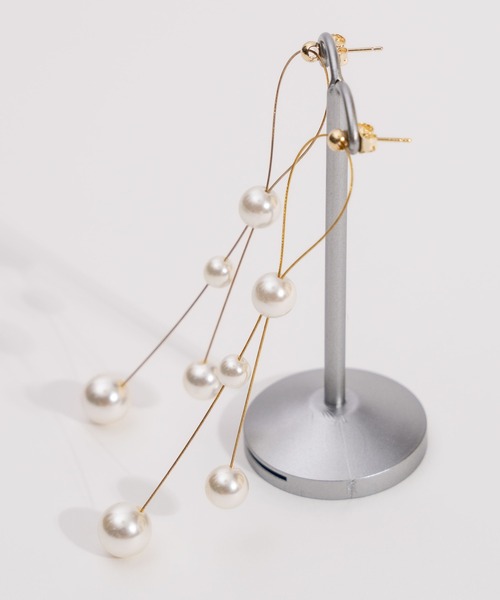 tolene(トレネ)の「ロングワイヤー パールピアス 両耳(ピアス(両耳用)・レディース・A・ONE SIZE)」の6枚目の写真