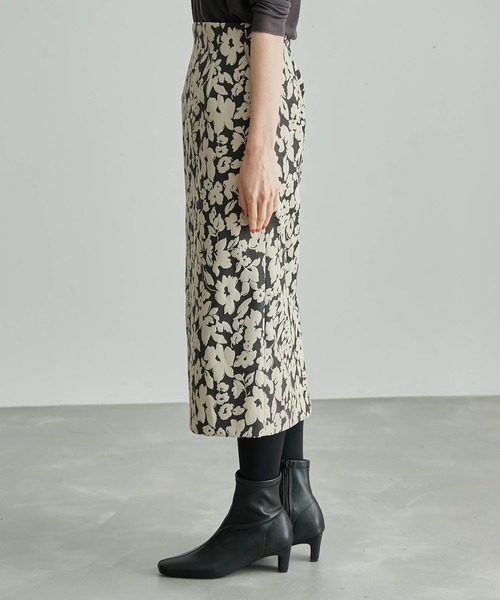 ROPE' PICNIC（ロペピクニック）の「フラワージャガードスリムスカート（スカート・レディース・ベージュ/パープル・38/36）」の8枚目の写真