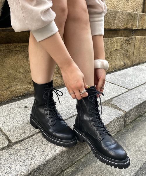 DouDou（ドゥドゥ）の「レースアップステッチブーツ（ブーツ・レディース・ブラック・23.5/24/24.5cm）」の2枚目の写真