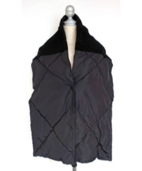 AVALON(U.Q)（アバロン）の「ポリエステルツイル*ボアキルトストール（ストール/ショール・レディース・グレー/ブラック/カーキ・FREE）」の9枚目の写真