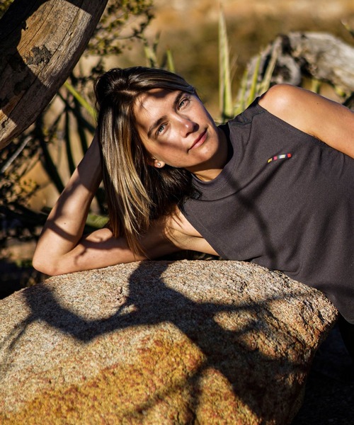 Saturdays NYC(サタデーズ ニューヨークシティ )の「All Terrain Lightweight Cropped Tank(タンクトップ・レディース・ブラック/パープル・L/M/S)」の8枚目の写真